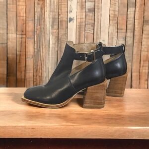 NWOB Free People Brady Women's Buckle Shoeboot Sz 38 (Sz 7)